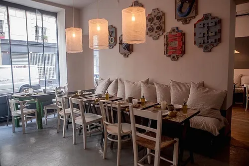 Borgo delle Tovaglie Restaurant Shop Paris