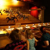 Voyage insolite au Musée des Arts Forains – Été 2019