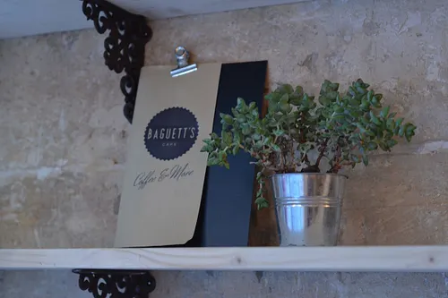 Baguett's Café Restaurant Paris