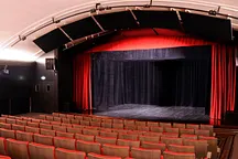 Le Théâtre Traversière