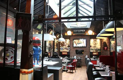 Auto Passion Café Restaurant Bar Paris