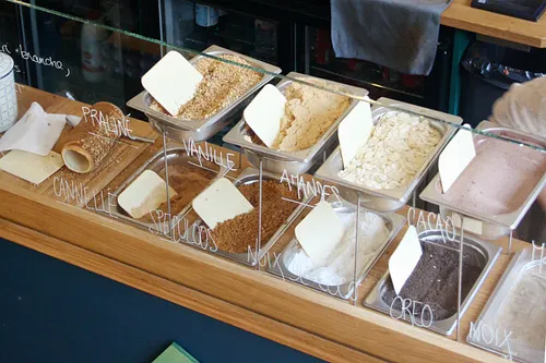Alma, The Chimney Cake Factory Restaurant Shop Paris