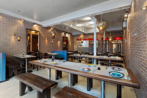 Yoom Rive Droite Restaurant Paris