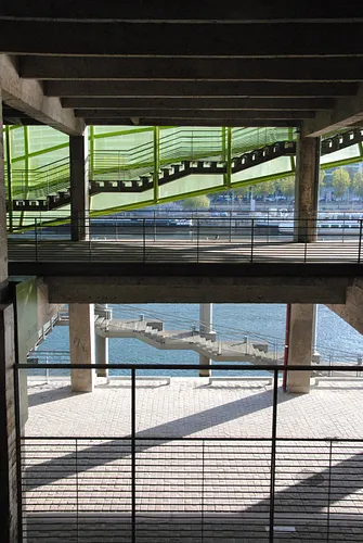 Cité de la Mode et du Design - Les Docks Club Restaurant Musée Shop Paris