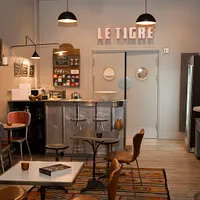 Le Tigre Yoga Club
