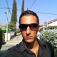 Yony M