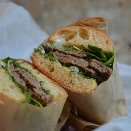 Mulko, street food et assiettes méditerranéennes rue d'Enghien