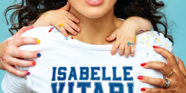 Isabelle Vitari, Bien entourée