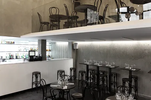 Le First Avenue Restaurant Bar Paris