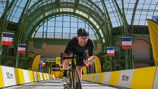 Vivez le Tour de France autrement avec Airbnb et Mark Cavendish au Grand Palais