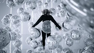 EUPHORIA : ART IS IN THE AIR