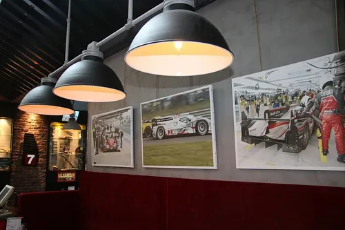 Auto Passion Café Restaurant Bar Paris
