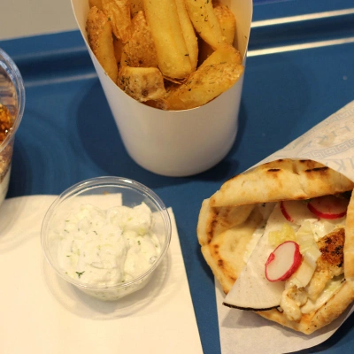 Restaurant Galliká à Paris : la vraie pita grecque s'installe à Madeleine
