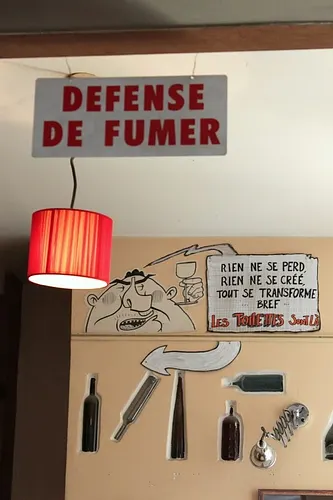 Les Caves Populaires Bar Restaurant Paris