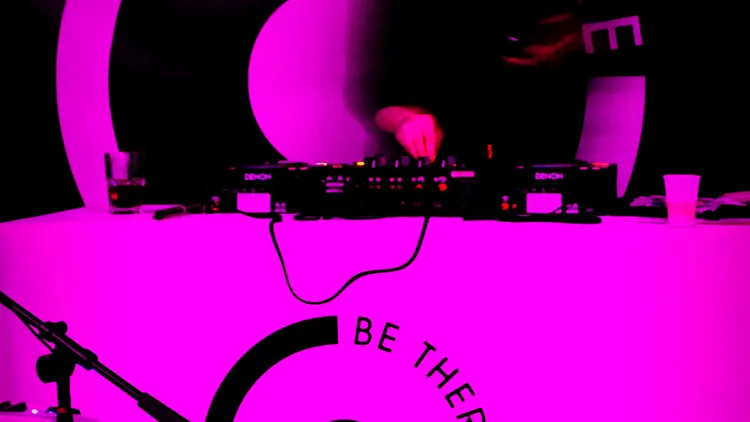 Top Night Analog Hype Mainstream Underground
