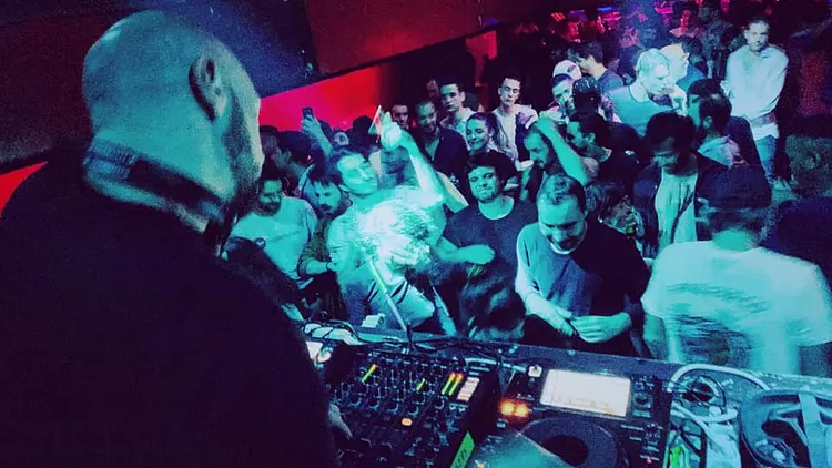 AFTER De LUXE - ADIBU & Guest