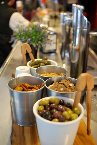 L'Auberge Flora Restaurant Hôtel Paris
