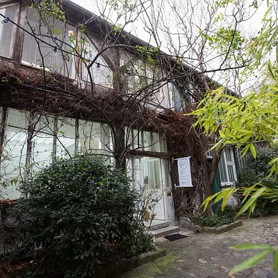La Villa Vassilieff : un atelier d'artiste transformé en centre d'art à Montparnasse
