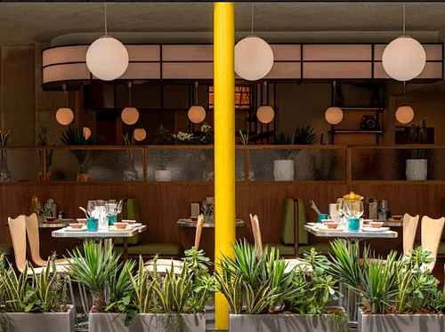 Cali Uptown Restaurant Paris