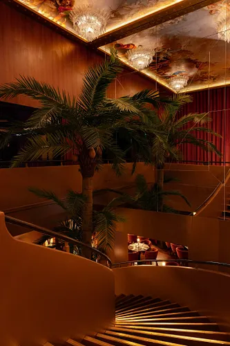 Le Palacio Salle Bar Restaurant Paris