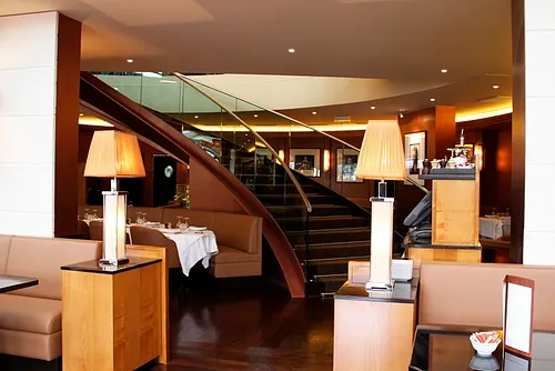 Les Grandes Marches Restaurant Paris