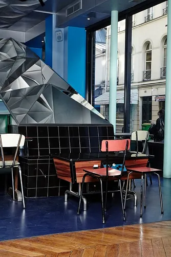 Le Fantôme Restaurant Bar Paris