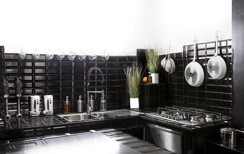 L'Atelier Noir Restaurant Shop Paris