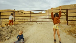 Exposition "Somewhere, It's Still Summer" de Claire Guarry