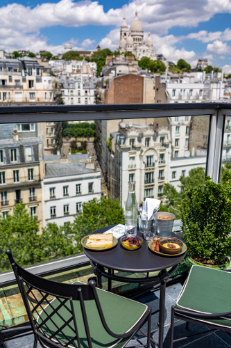 Le Bar sur le Toit, rooftop de l'Hôtel Rochechouart Restaurant Paris