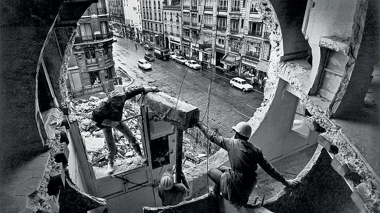 Gordon Matta-Clark - Anarchitecte