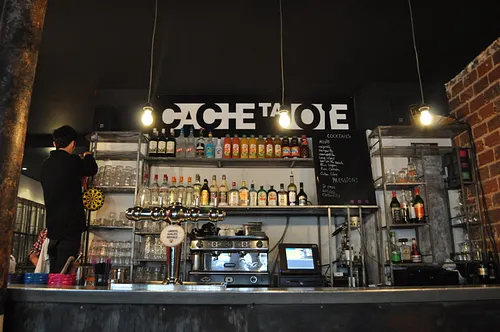 Cache ta Joie Restaurant Bar Paris