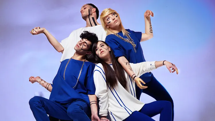 Hyphen Hyphen en concert