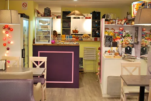 Adele's Family Restaurant Shop Paris