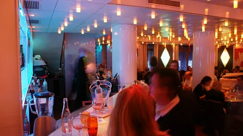 Music Hall Restaurant Bar Paris