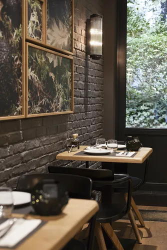 Artisan de la Truffe Restaurant Shop Paris