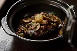 Le Cochon à l'Oreille