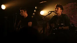 Concert acoustique des Sons of Distortion
