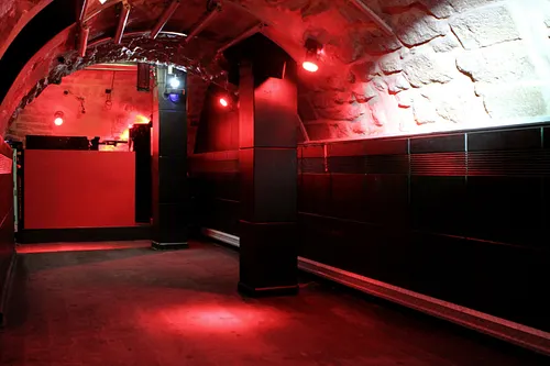 Le Cap Rouge Bar Paris