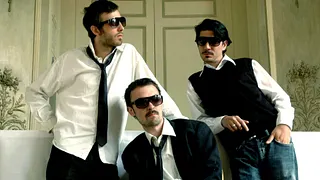 Le grandiloquent moustache poésie club