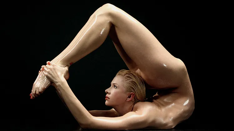 Zlata, Exposition d'Art contorsionniste
