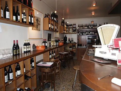 Le Château Poivre Restaurant Paris
