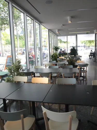 Le Café monde et médias Restaurant Bar Paris