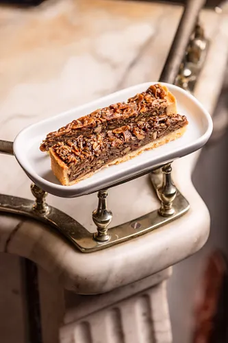 Aux Lyonnais Restaurant Paris