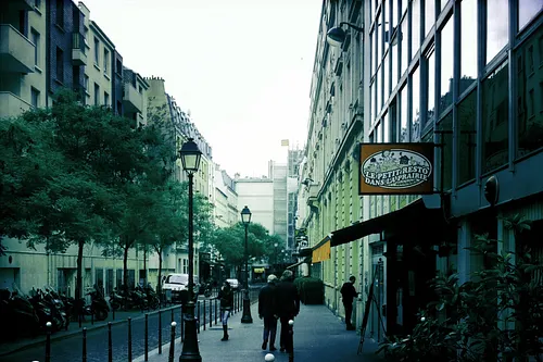 Le Petit Resto dans la Prairie Restaurant Paris