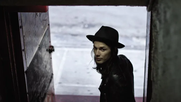 James Bay en concert à l'Olympia