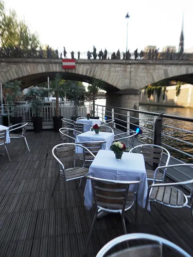 Péniche Henjo Salle Paris