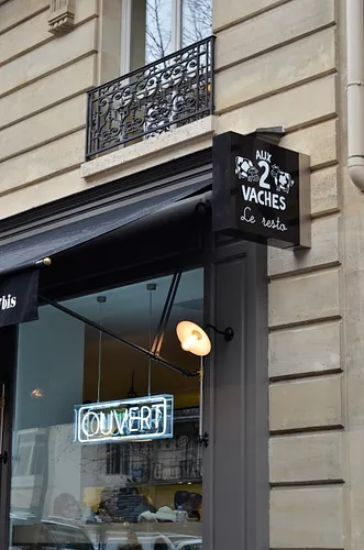 Aux 2 Vaches Restaurant Paris