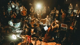 Discobole Orchestra ft. Christine Salem