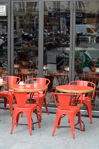 Café Petite Restaurant Paris