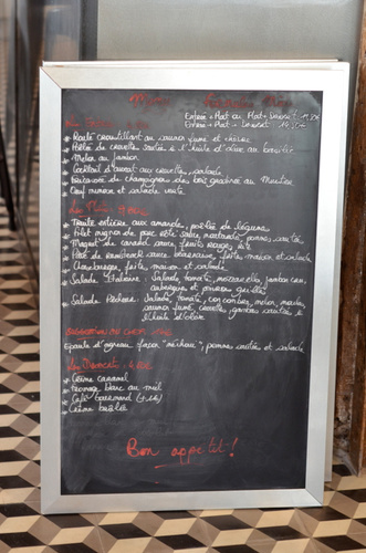 Le Petit Carillon Restaurant Bar Paris
